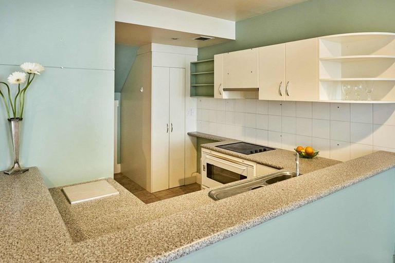 Photo of property in Whitmore Apartments, 1c/7 Stout Street, Wellington Central, Wellington, 6011