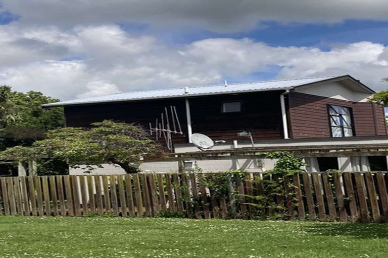 Photo of property in 2/27 Wikiriwhi Crescent, Awapuni, Palmerston North, 4412