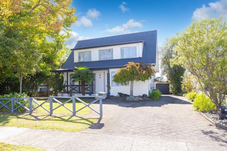 Photo of property in 13 Lachlan Drive, Dinsdale, Hamilton, 3204