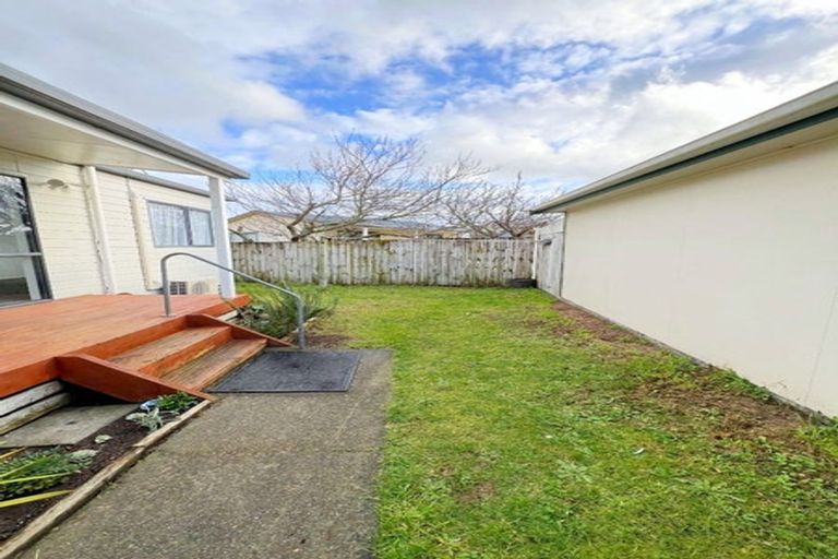 Photo of property in 21 Pukeko Street, Paraparaumu, 5032