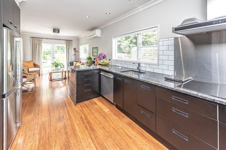 Photo of property in 106 Great North Road, Saint Johns Hill, Whanganui, 4500