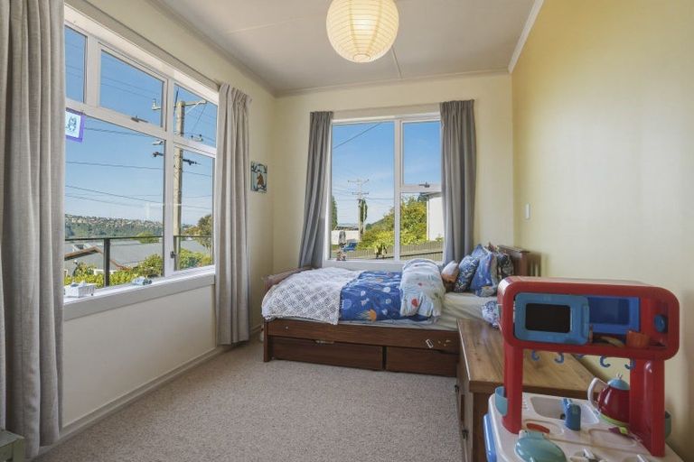 Photo of property in 11 Monowai Road, Ravensbourne, Dunedin, 9022