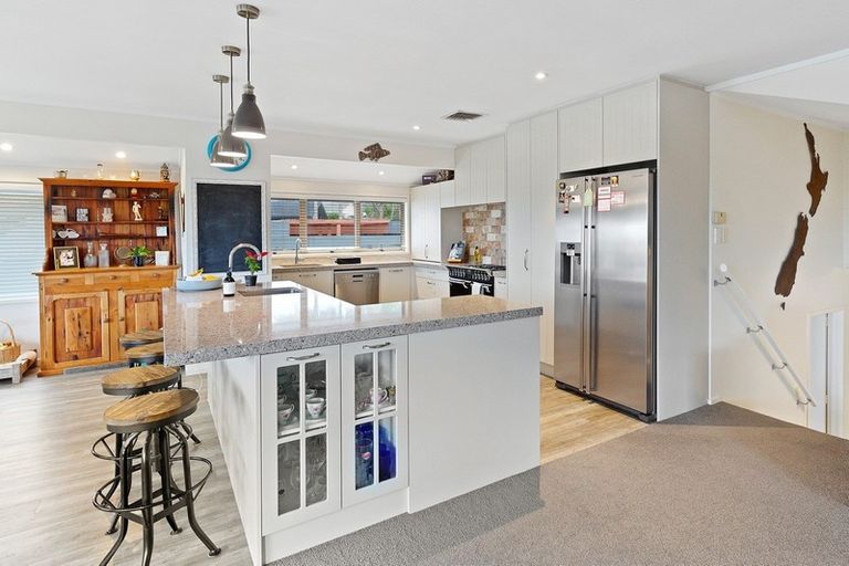 Photo of property in 12 Davita Place, Farm Cove, Auckland, 2012