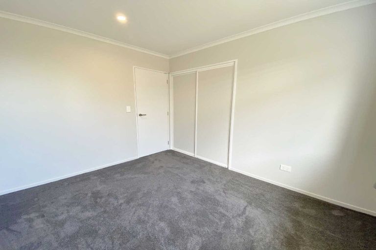 Photo of property in 11 Fairbairn Close, Halswell, Christchurch, 8025