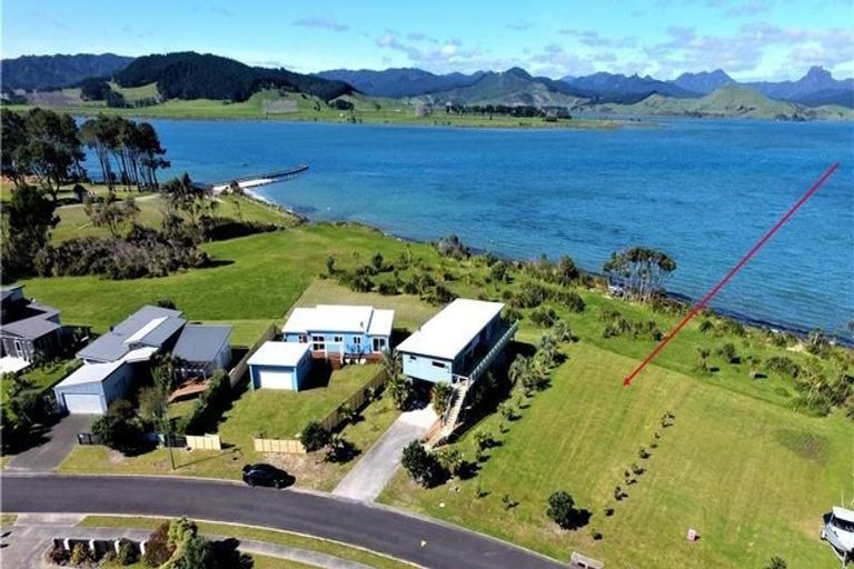 Photo of property in 114 Ti Kouka Crescent, Matarangi, Whitianga, 3592