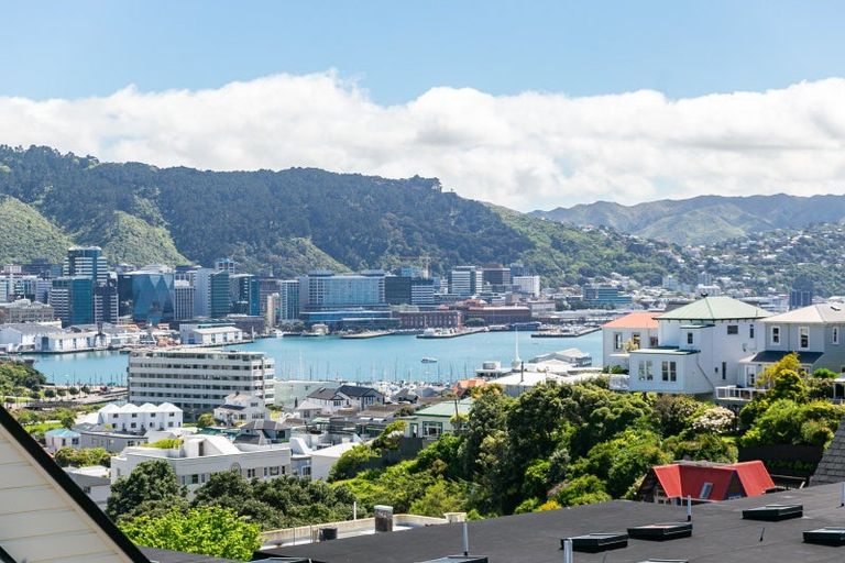 Photo of property in 19 Lawson Place, Mount Victoria, Wellington, 6011