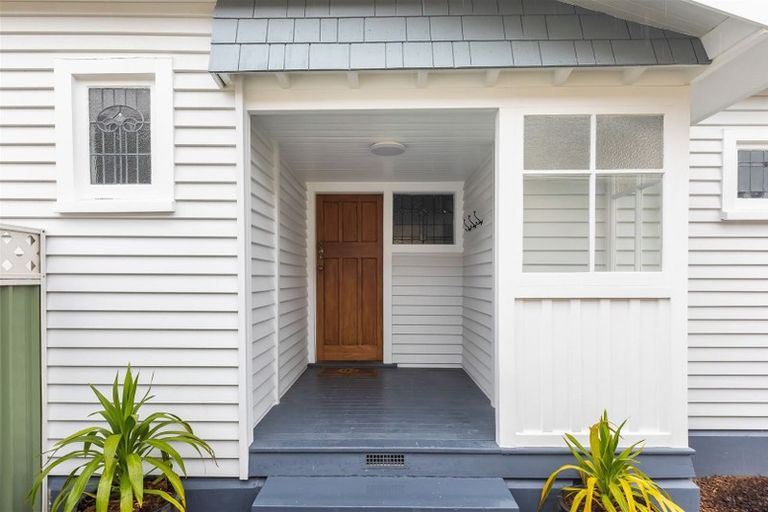 Photo of property in 82 Olliviers Road, Phillipstown, Christchurch, 8011