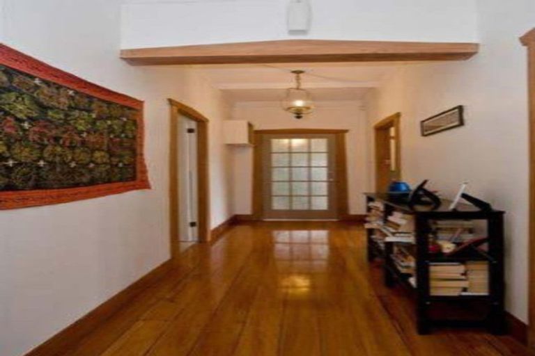 Photo of property in 13a Irirangi Road, Greenlane, Auckland, 1061