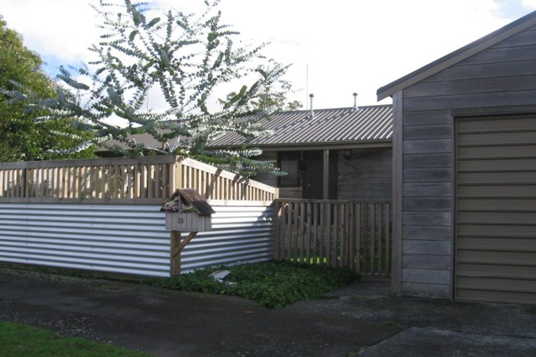 Photo of property in 21 Matamau Street, Palmerston North, 4414