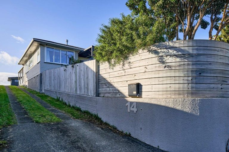 Photo of property in 14 Mana Esplanade, Paremata, Porirua, 5026