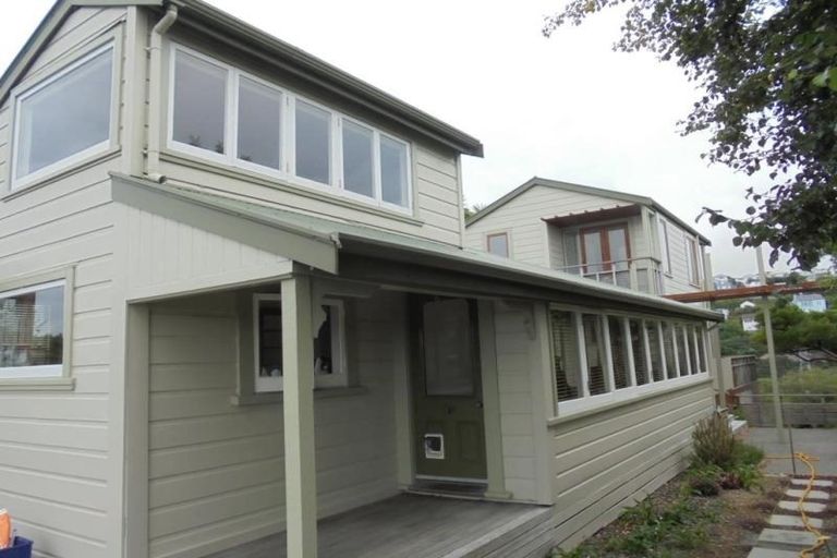 Photo of property in 25 Putnam Street, Northland, Wellington, 6012