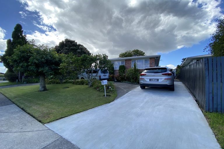 Photo of property in 32 Nile Road, Kelston, Auckland, 0602