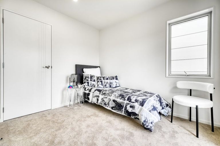 Photo of property in 21c Granville Drive, Massey, Auckland, 0614