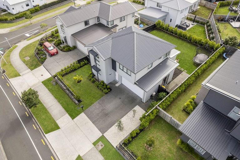 Photo of property in 20 Taikura Avenue, Red Beach, 0932