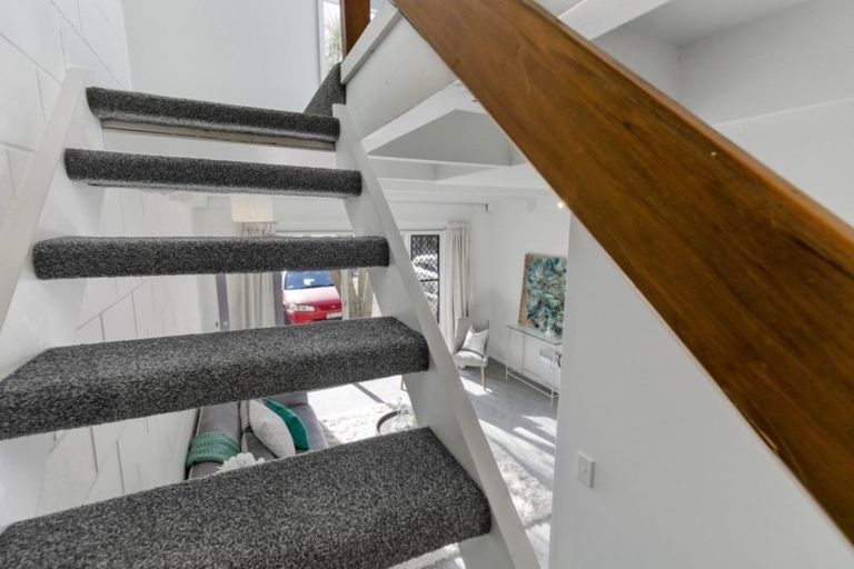 Photo of property in Sherwood Mews, 28w Bidwill Street, Mount Cook, Wellington, 6021