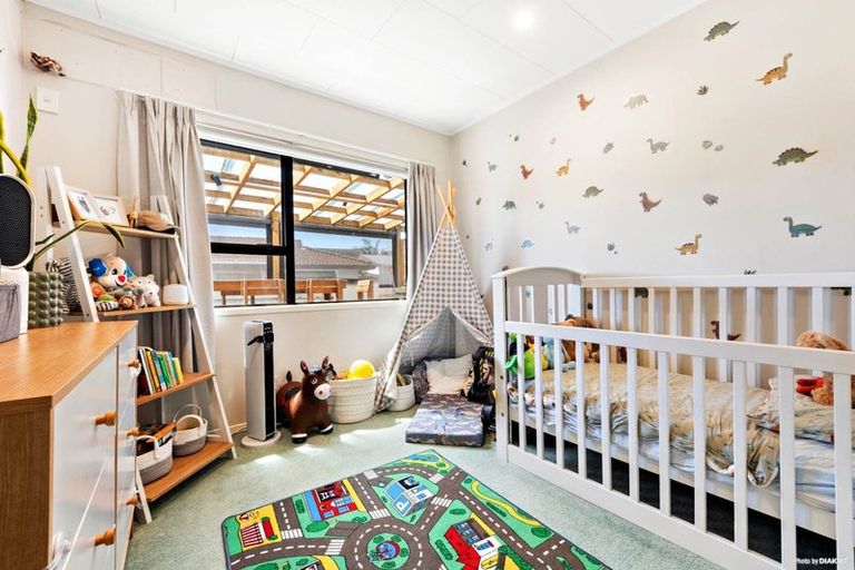 Photo of property in 41 De Quincey Terrace, Highland Park, Auckland, 2010