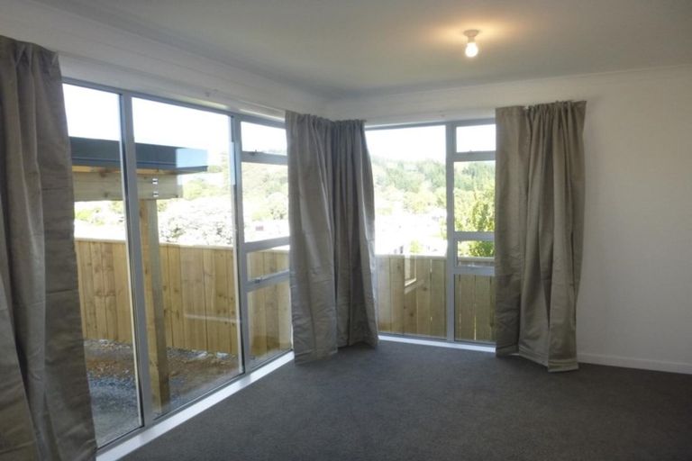 Photo of property in 90 Sunstone Crescent, Timberlea, Upper Hutt, 5018