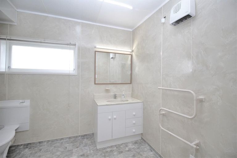 Photo of property in 2 Hoey Street, Te Kamo, Whangarei, 0112