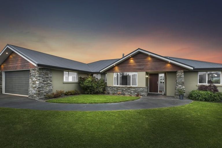 Photo of property in 9 Sunninghurst Drive, Fairfield, Dunedin, 9018