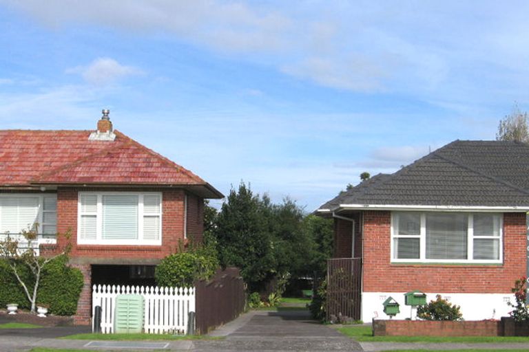 Photo of property in 9a Macleans Road, Bucklands Beach, Auckland, 2014