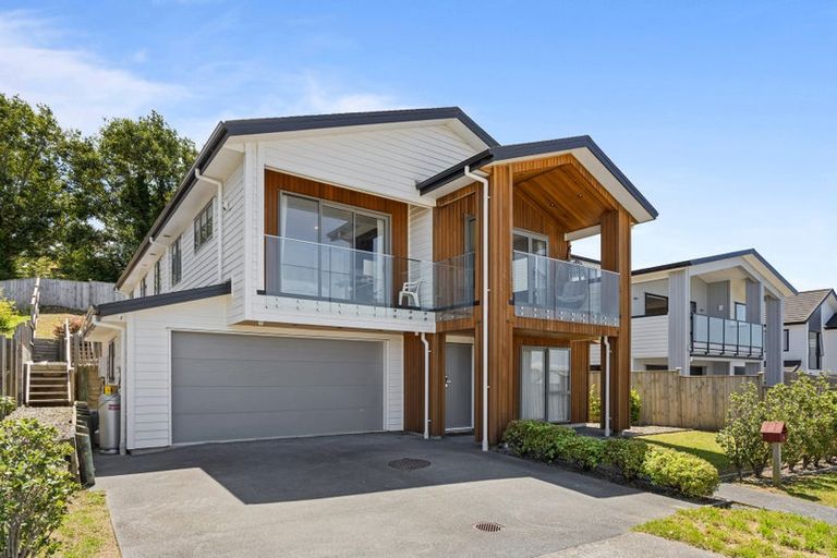 Photo of property in 11 Pacific Heights Road, Orewa, 0931