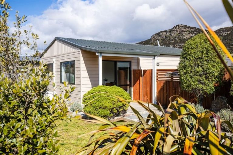 Photo of property in 8 Sherwin Avenue, Albert Town, Wanaka, 9305