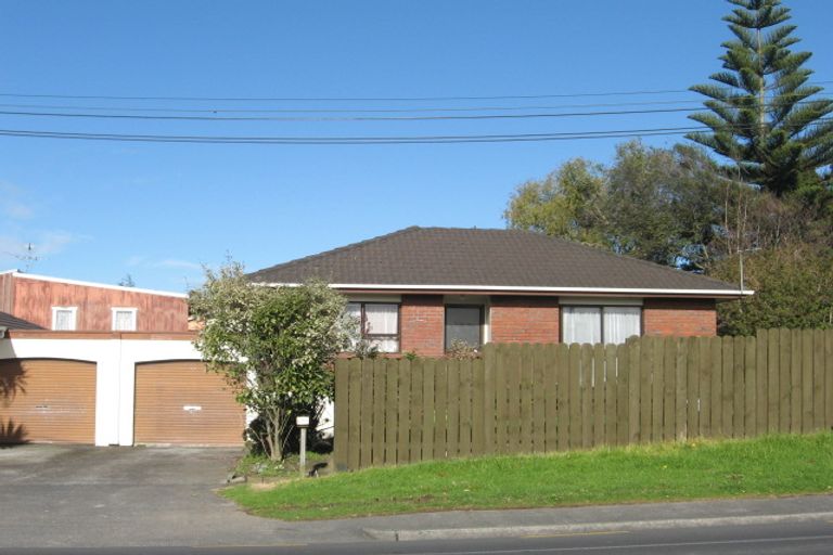 Photo of property in 1/69 Orams Road, Hillpark, Auckland, 2102