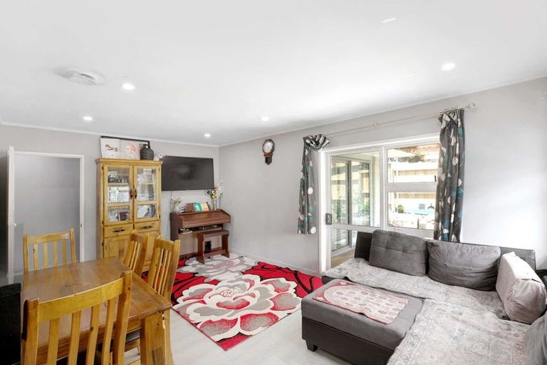 Photo of property in 2/55 Ennis Avenue, Pakuranga Heights, Auckland, 2010