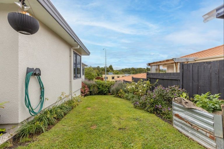 Photo of property in 11 Ruapehu Drive, Fitzherbert, Palmerston North, 4410
