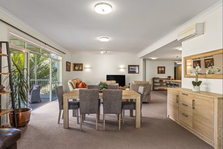 Photo of property in 21 Parkside Drive, Orewa, 0931