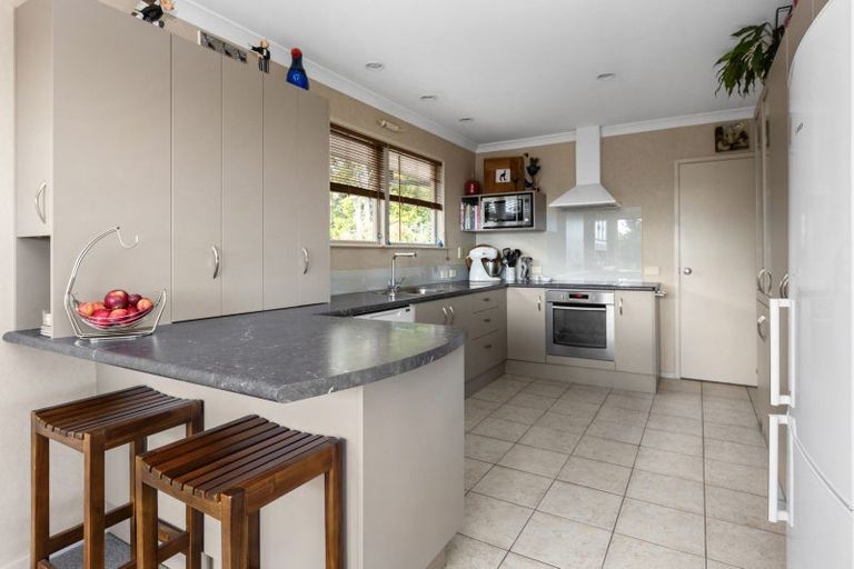 Photo of property in 46 Tauroa Road, Havelock North, 4130