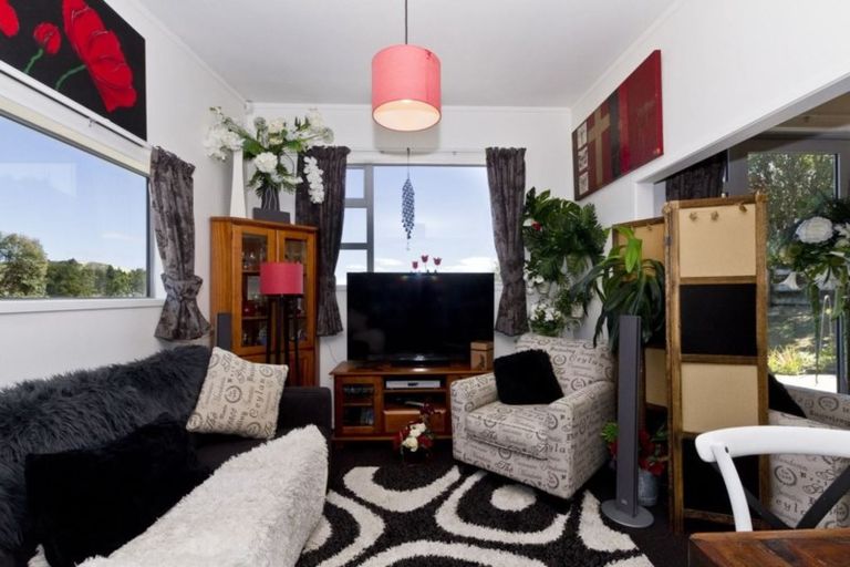 Photo of property in 210a Monowai Road, Wainui, Silverdale, 0994