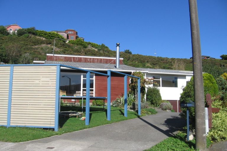 Photo of property in 25 Lupin Terrace, Tawa, Wellington, 5028