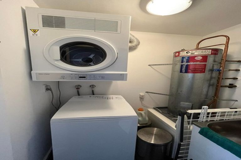 Photo of property in Luxford Villas, 115/72 Herald Street, Berhampore, Wellington, 6023