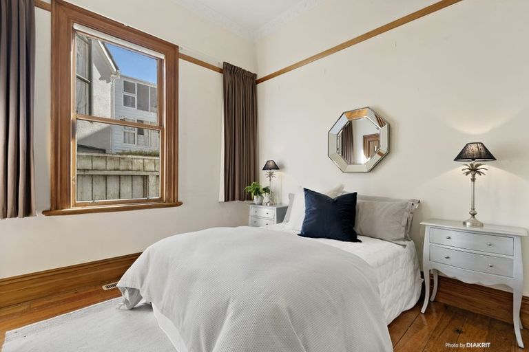 Photo of property in 26 Grove Road, Kelburn, Wellington, 6012