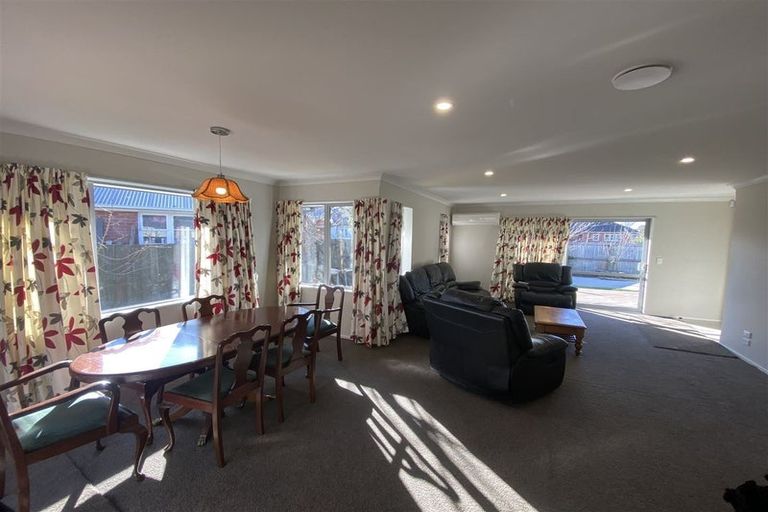 Photo of property in 2/9 Braemar Place, Avonside, Christchurch, 8061