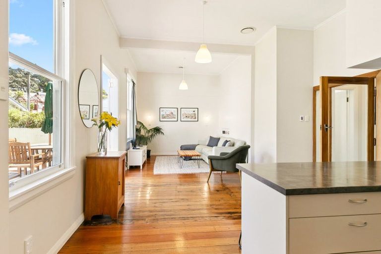 Photo of property in 54 Kilbirnie Crescent, Kilbirnie, Wellington, 6022