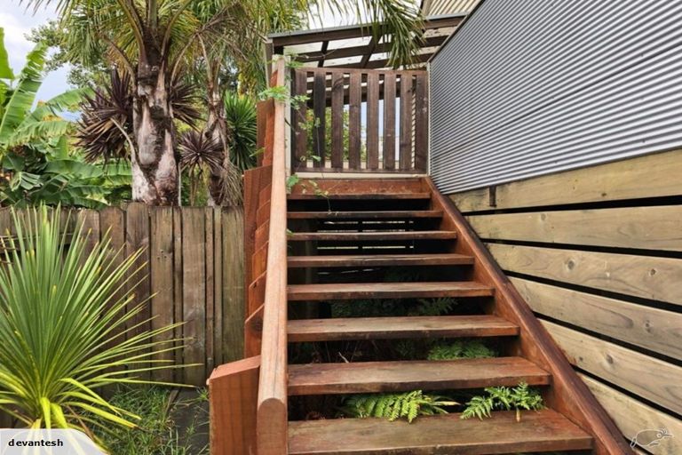 Photo of property in 17 Blacklock Avenue, Henderson, Auckland, 0612