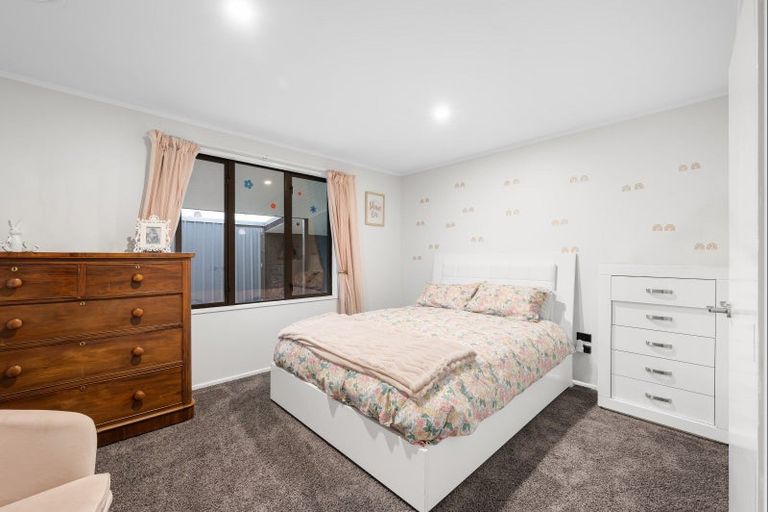 Photo of property in 18 Ash Avenue, Albert Town, Wanaka, 9305