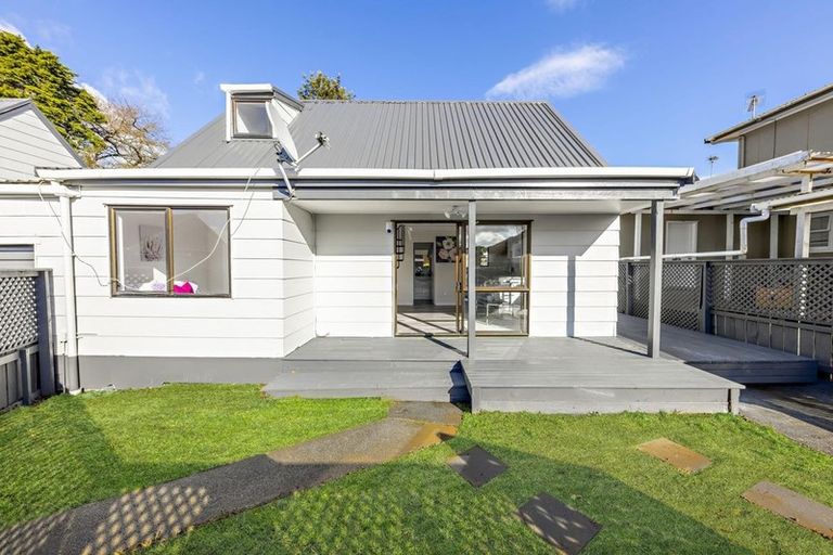 Photo of property in 2/72 Weymouth Road, Manurewa, Auckland, 2102