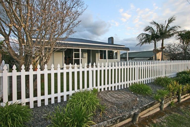 Photo of property in 115 Harbour View Road, Omokoroa, 3114