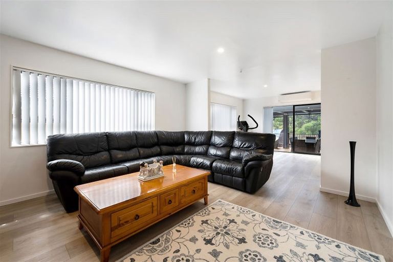 Photo of property in 23 Riverglade Parkway, Te Atatu South, Auckland, 0610