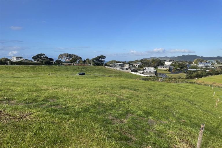 Photo of property in 5 Galaxy Lane, Langs Beach, 0582