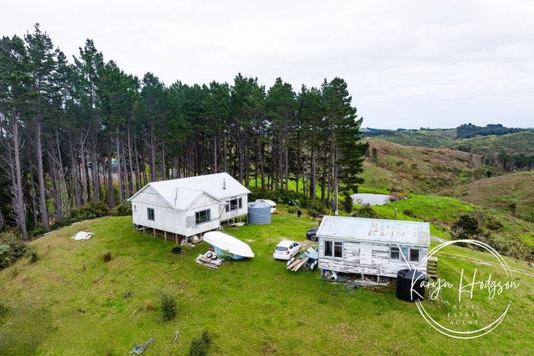Photo of property in 623 Bickerstaffe Road, Maungaturoto, 0587