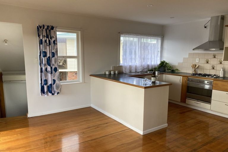 Photo of property in 4 Keats Place, Blockhouse Bay, Auckland, 0600