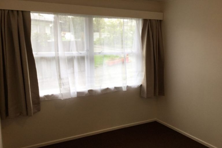 Photo of property in 2/25 Nutsey Avenue, Northcote, Auckland, 0627