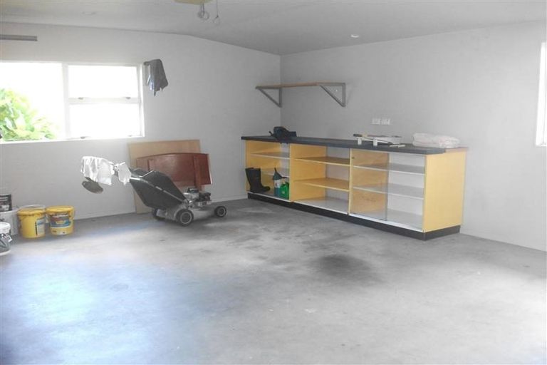 Photo of property in 12 Bushglen Court, Browns Bay, Auckland, 0630