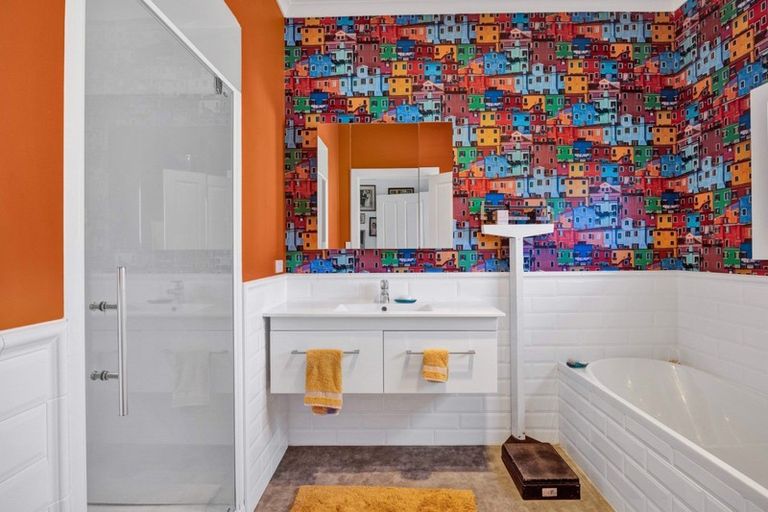 Photo of property in 30 Kahikatea Street, Inglewood, 4330