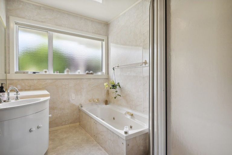 Photo of property in 8 Jason Street, Helensburgh, Dunedin, 9010