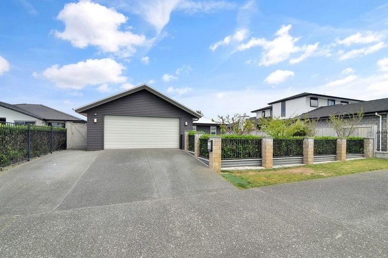 Photo of property in 39 Montia Close, Papamoa Beach, Papamoa, 3118